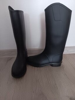 Prodám gumové jezdecké boty decathlon