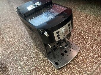 Automatický kávovar Delonghi Magnifica S