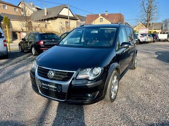 VW Touran Cross 1.4 TSI 125 kW DSG Servis,Stav