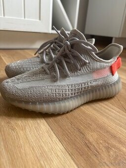 ADIDAS YEEZY BOOST 350 V2 TAIL LIGHT vel 37,5