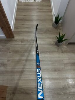 ✅HOKEJKA - BAUER NEXUS E4 ako SYNC - P92 - 77 FLEX - 162 CM✅