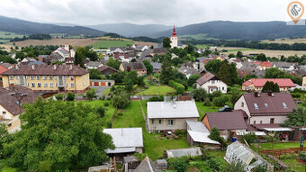 Rodinný dům s garáží a velkou zahradou, krásným výhledem, St