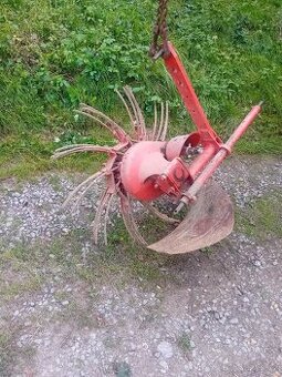 Vyvorávač brambor čert