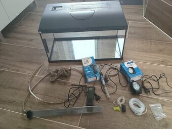 Akvarium 60x30x30 s příslušenstvím