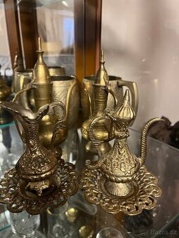 Set váza hrnek mosaz