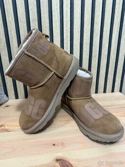 Dámské UGG Clasic Scatter Mini vel. 36 HEZKÝ STAV