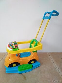 Odrážecí autíčko