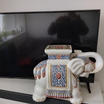 Velký porcelánový slon 42X56 cm