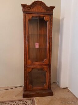 Nabízím vysoký elegantní skleník s osvětlením