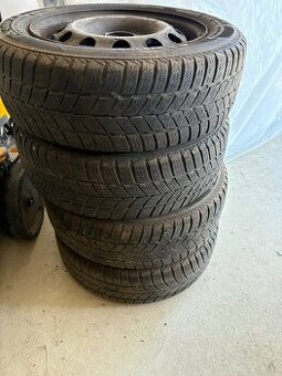 Sada zimních pneu s disky