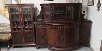 Starožitná masivní vitrína + starožitný masivní příborník