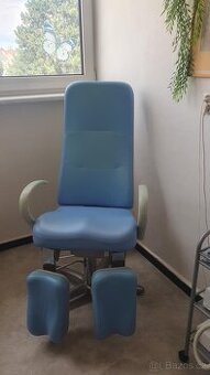 Pedikerske mechanické křeslo