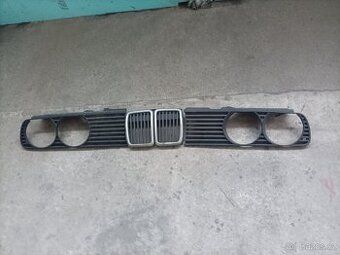 Bmw E30 přední maska