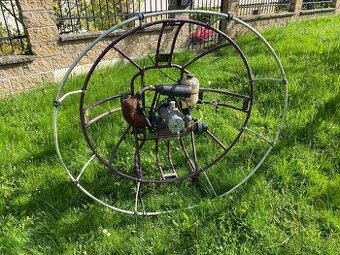 Paramotor paragliding