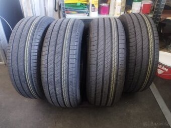 Nové pneu 205/55r17