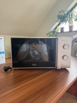 Mikrovlnná trouba Beko
