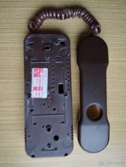 Domácí telefonní přístroj