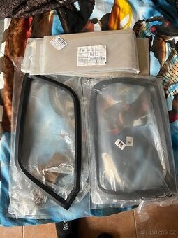 Rámečky světel Volkswagen Amarok+samolepky