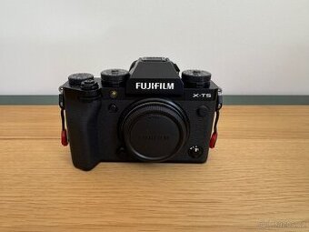Fujifilm X-T5