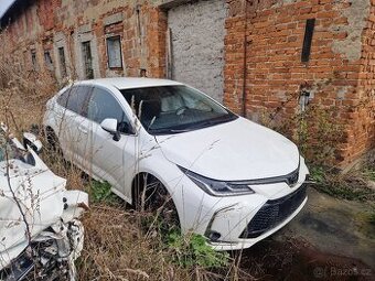 TOYOTA COROLLA  SEDAN r.v. 2022