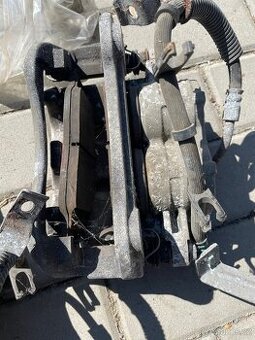 Přední brzdy Ford mustang