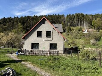 Prodej rodinného domu 6+1 v obci Růžďka, CP 3 565 m2