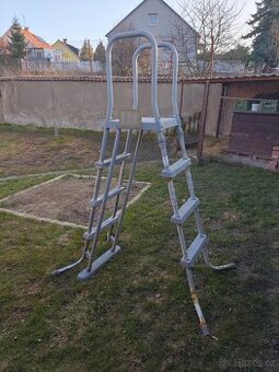 prodám schůdky k bazénu 124cm
