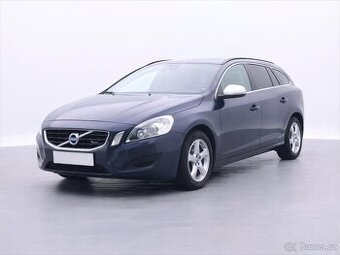Volvo V60 2,4 D4 V5 120kW AWD R-design (2013)