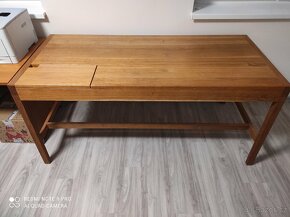 Dřevěný stůl z masivu ( Dub)