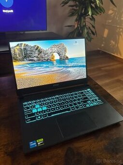 MSI Cyborg 15 - téměř nový