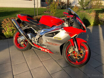 Aprilia RSV 1000 R, r.v. 2004