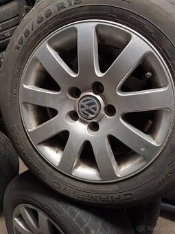 Al kola 5x112 z vw passat 15" gumy jsou sjete
