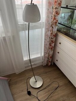 Stojací lampa