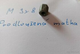 Šroubky+ matky.