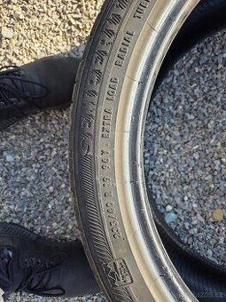 235/40 r19 a 225/40 r19