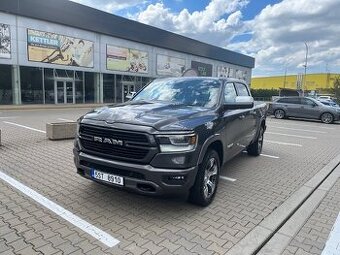 DODGE RAM 2019,5,7 Hemy LARAMIE 4X4/eTorque/8SPEED A/T