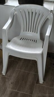Zahradní plastové židle