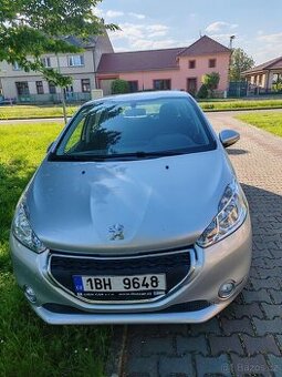 Peugeot 208, 1,2 60kW, nízký nájezd 21 000km