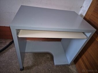 Ikea psaci stul z dětského pokoje