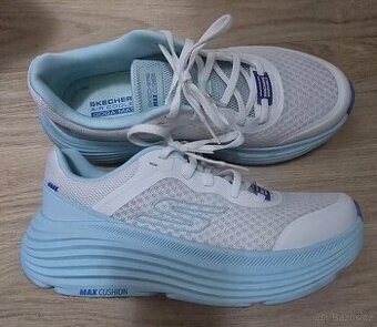 Běžecké dámské boty Skechers