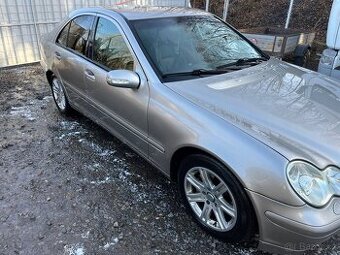 Prodam mercedes c 220