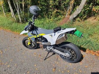 Husqvarna 701 supermoto