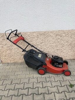 Benzínová sekačka s pojezdem