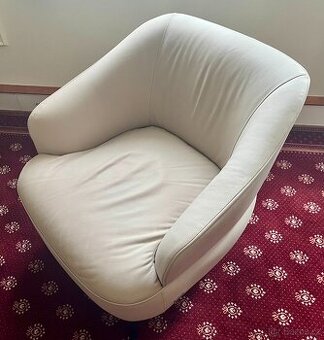 Prodám 2 luxusní kožená křesla NATUZZI (2 roky staré)