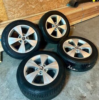 ALU Kola ŠKODA 5x112 R16 VELORUM Zimní Pneu 205/55/16