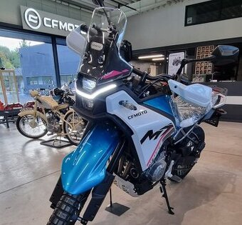 CFMOTO 450MT-RX E5+ MODRÁ Zephyr Blue + ZIMNÍ VÝBAVA ZDARMA