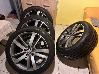 Pěkná original alu kola VW Touareg  8 x pneu 275 40 20