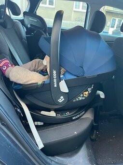 Maxi cosi Pebble 360 + základna Familyfix 360
