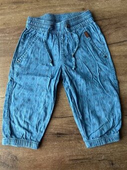 Tříčtvrteční kalhoty