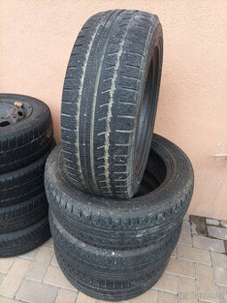 Zimní pneu 215/60 R17
